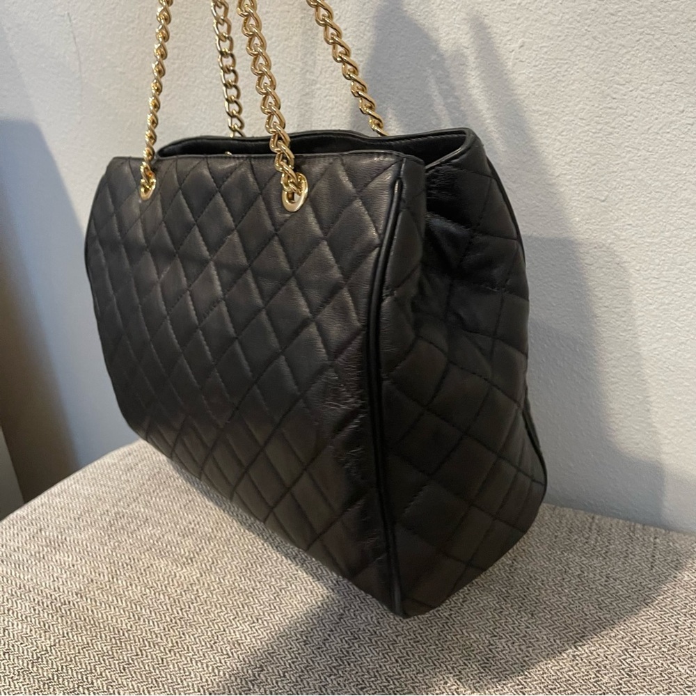 Michael Kors Medium Quilted Leather Shoulder Bag with Large Dust Bag - Picture 4 of 11